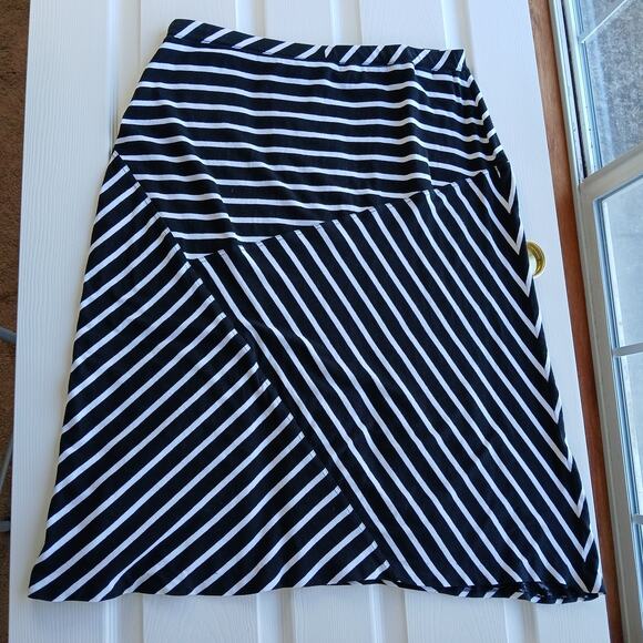 Jones Studio Comfy Striped pull on skirt 1X/2X? elastic waist asymmetric pattern - Picture 1 of 12